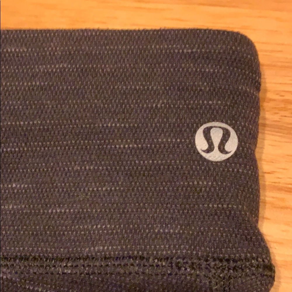 Lululemon leggings in patterned charcoal print